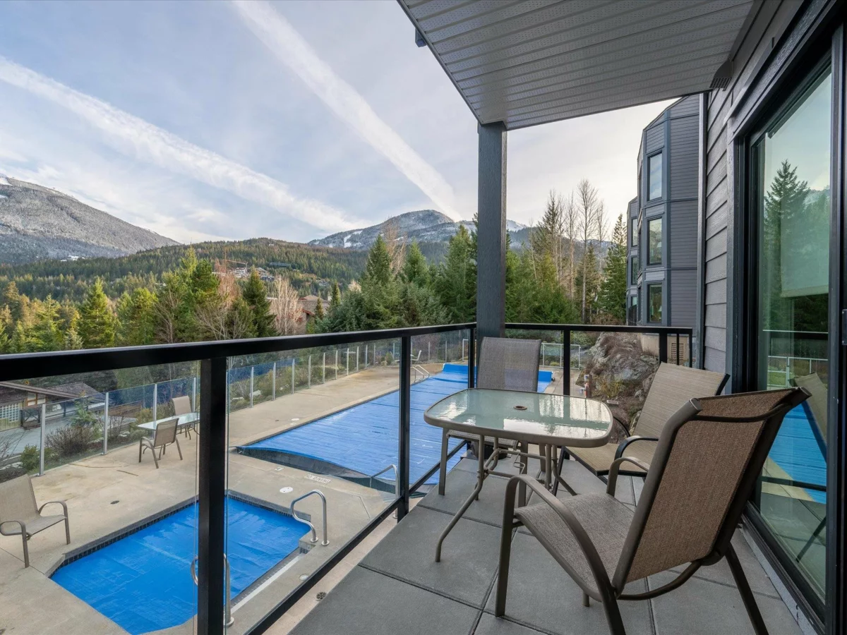 Kitchen Island Photo of 105 3217 Blueberry Drive, Whistler, BC