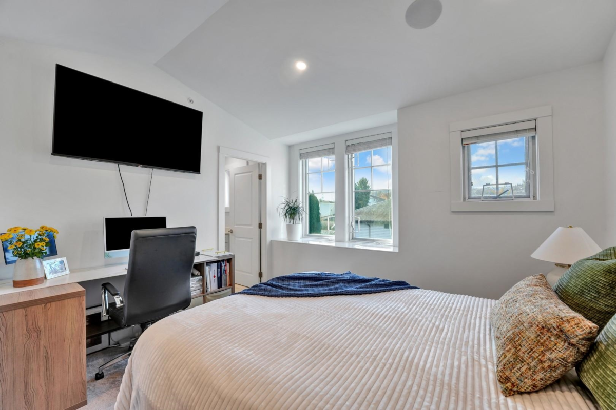 Backyard Photo of 3 2338 Kelly Avenue, Port Coquitlam, BC