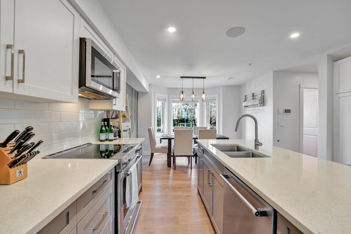 Bedroom 3 Photo of 3 2338 Kelly Avenue, Port Coquitlam, BC