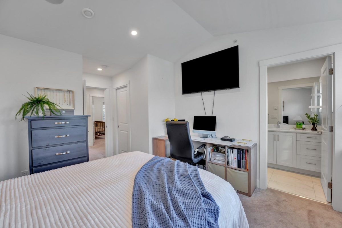 Outdoor Deck Photo of 3 2338 Kelly Avenue, Port Coquitlam, BC