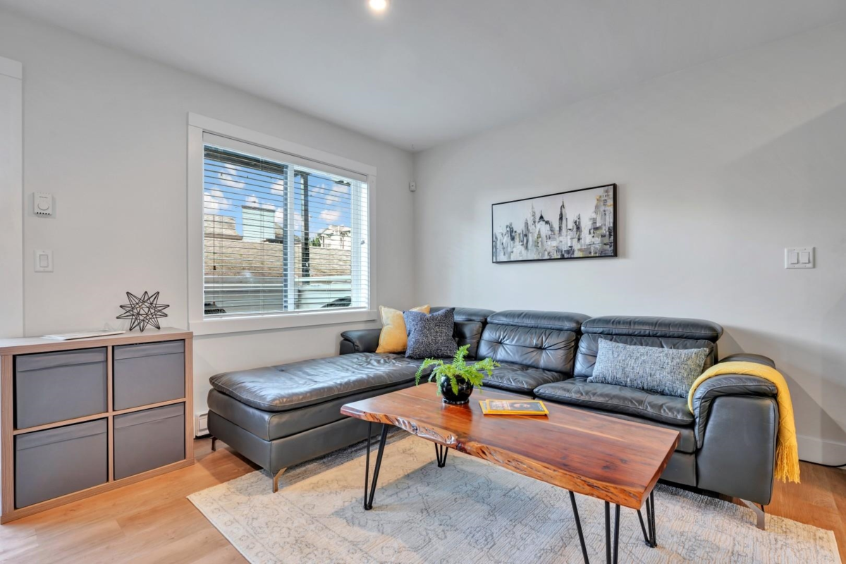 Powder Room Photo of 3 2338 Kelly Avenue, Port Coquitlam, BC