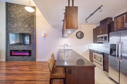 418 11935 Burnett Street, Maple Ridge, BC, Maple Ridge — Apartment/Condo for sale