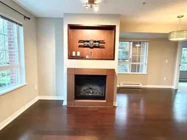 205 2940 King George Boulevard, Surrey, BC, Surrey — Apartment/Condo for sale