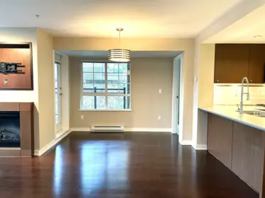 Guest Bathroom Photo of 205 2940 King George Boulevard, Surrey, BC