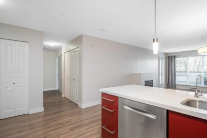 Hallway Photo of 220 15735 Croydon Drive, Surrey, BC