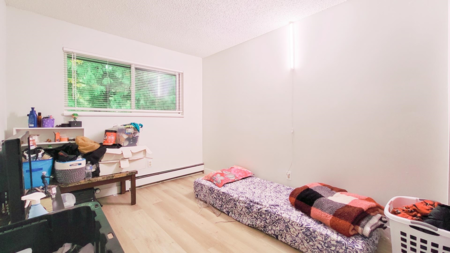 Guest Bathroom Photo of 214 33400 Bourquin Place, Abbotsford, BC