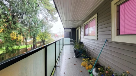 Mudroom Photo of 214 33400 Bourquin Place, Abbotsford, BC