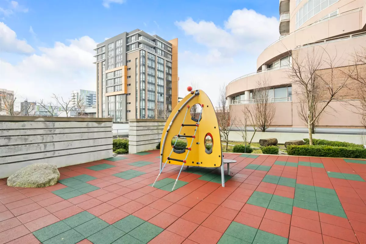 Garden / Landscaping Photo of 602 6833 Buswell Street, Richmond, BC