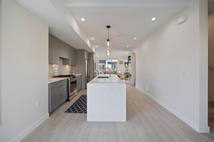 Kitchen Island Photo of 6 19628 55a Avenue, Langley, BC