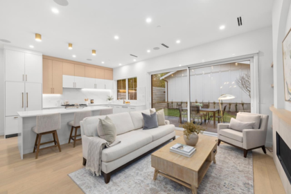 2 810 E 22nd Avenue, Vancouver, BC