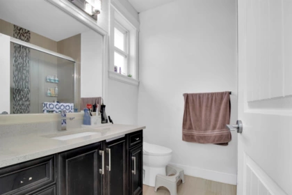 Hallway Photo of 3492 Hazelwood Place, Abbotsford, BC