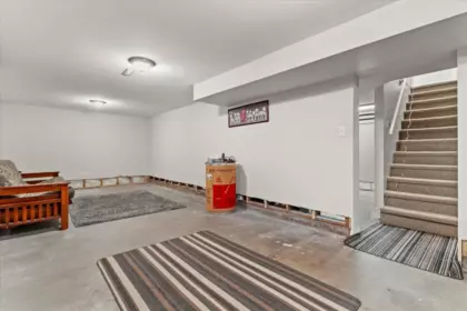 Basement Recreation Room Photo of 46329 Strathcona Road, Chilliwack, BC