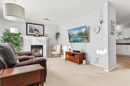 Breakfast Nook Photo of 46329 Strathcona Road, Chilliwack, BC