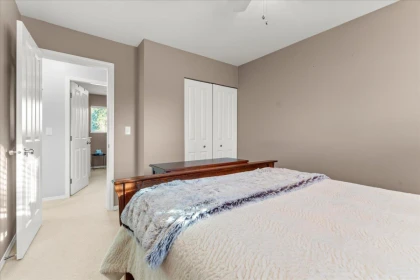 Guest Bathroom Photo of 46329 Strathcona Road, Chilliwack, BC