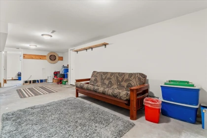 Laundry Room Photo of 46329 Strathcona Road, Chilliwack, BC