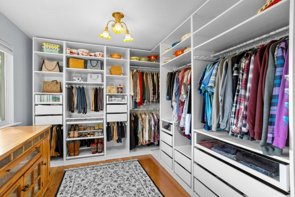 Entry Foyer Photo of 407 Delmont Street, Coquitlam, BC