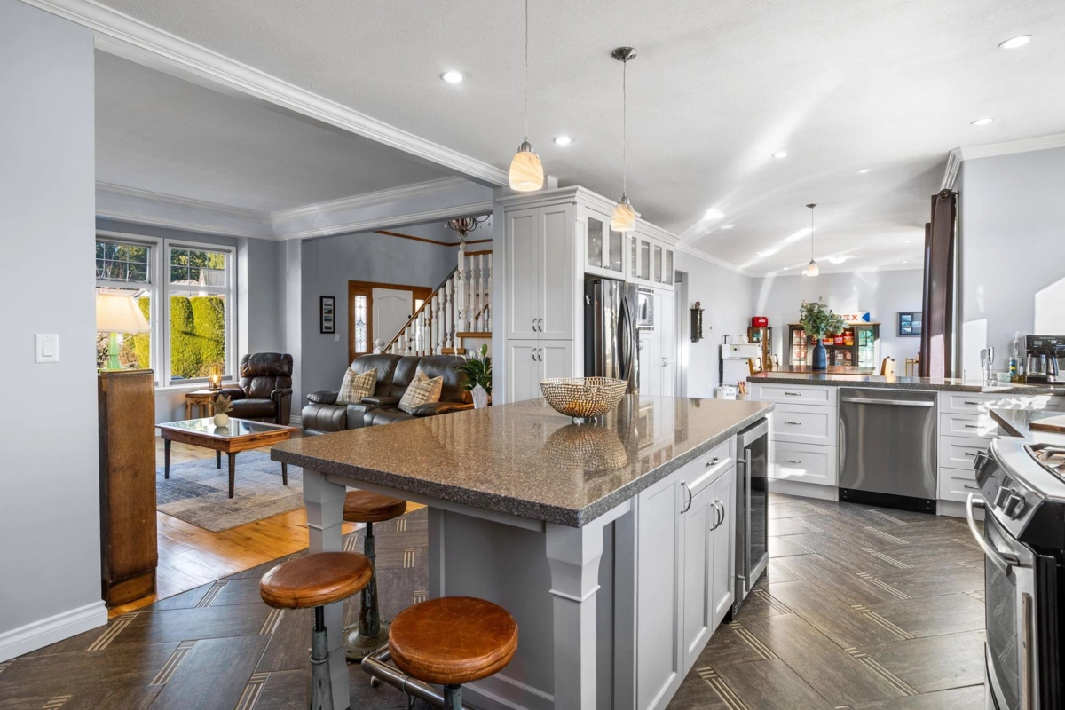 Walk-In Closet Photo of 407 Delmont Street, Coquitlam, BC