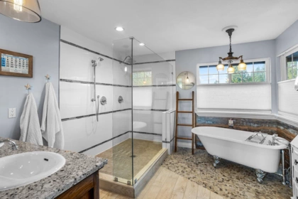 Basement Recreation Room Photo of 407 Delmont Street, Coquitlam, BC