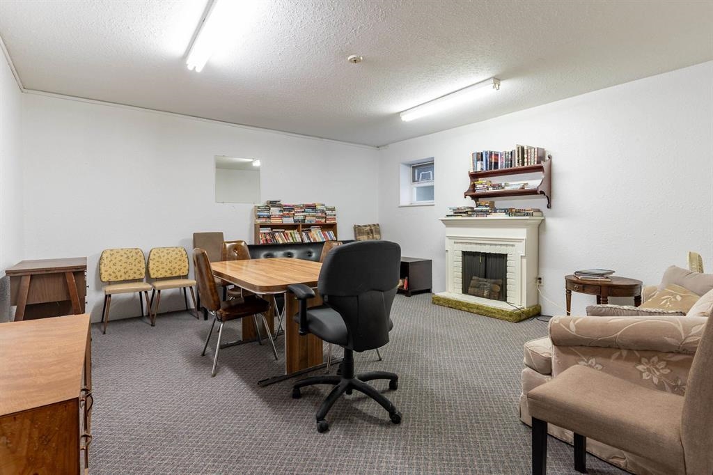 Basement Recreation Room Photo of 123 11806 88 Avenue, Delta, BC