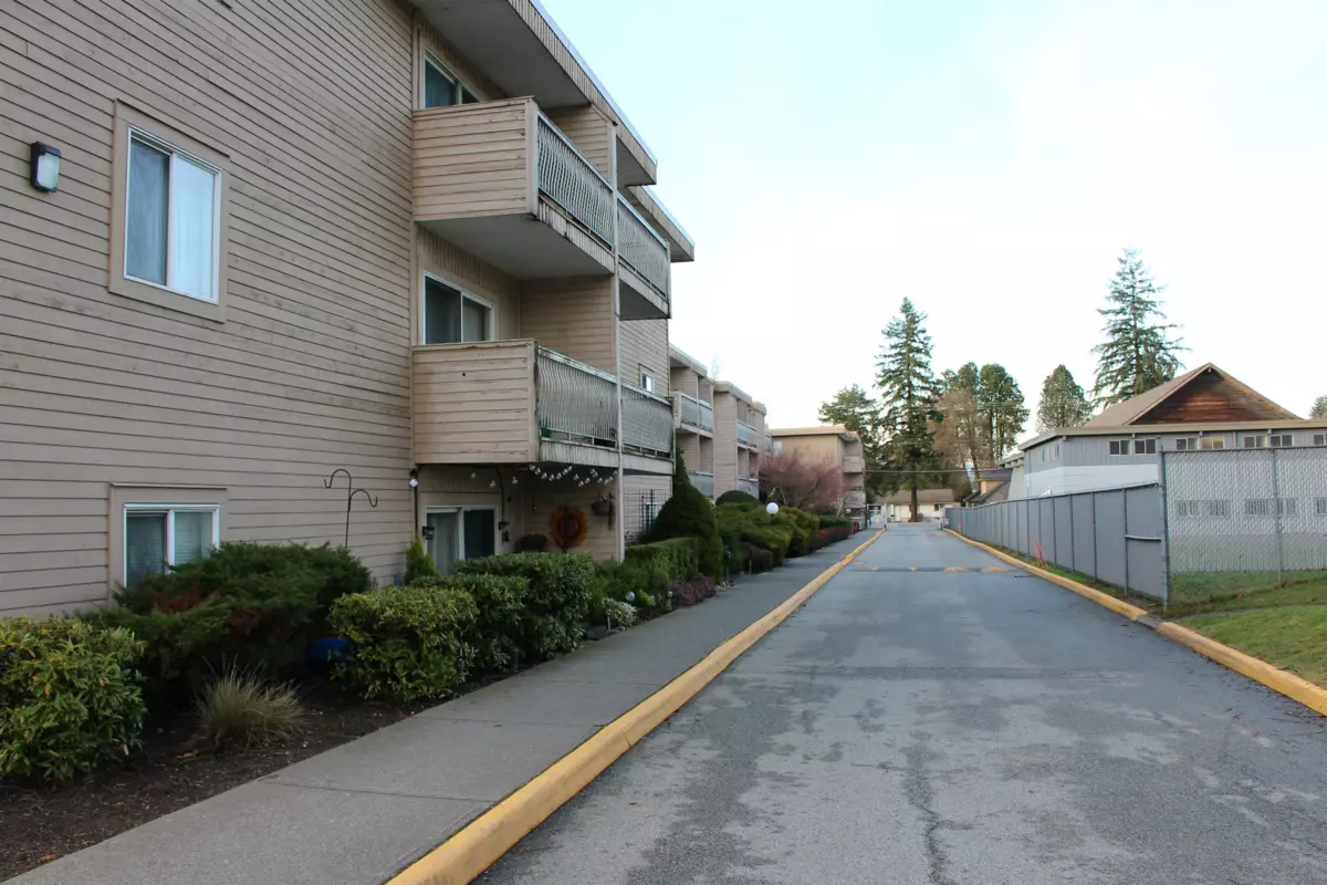 Dining Area Photo of 123 11806 88 Avenue, Delta, BC