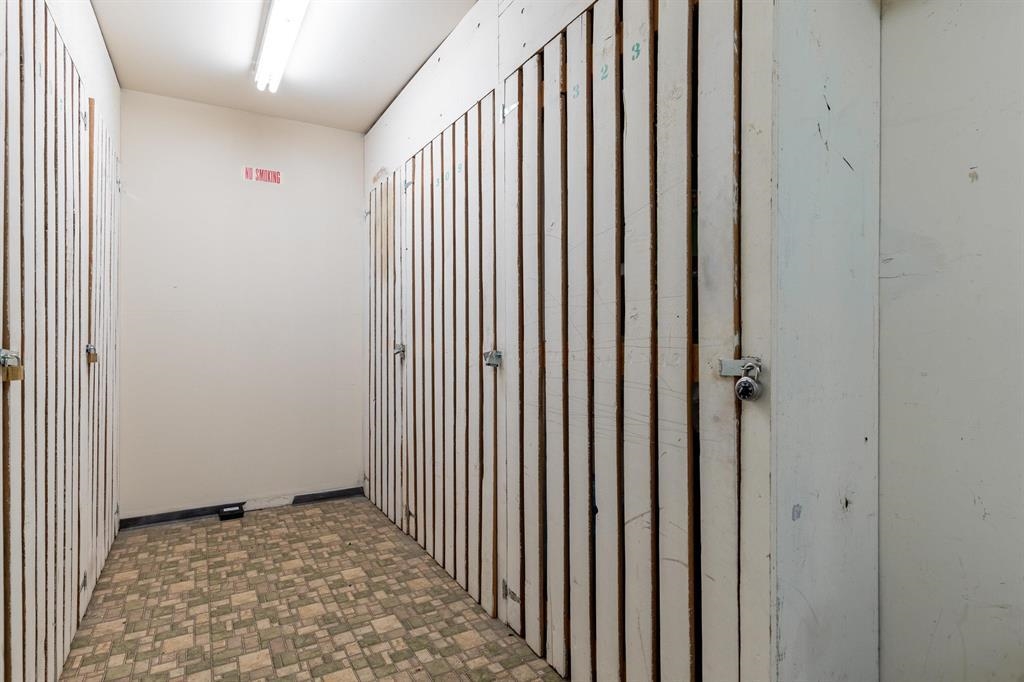 Laundry Room Photo of 123 11806 88 Avenue, Delta, BC