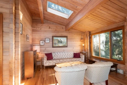 Breakfast Nook Photo of 1684 Whitesails Drive, Bowen Island, BC