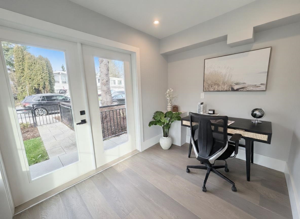 Office / Den Photo of 9 9500 Garden City Road, Richmond, BC