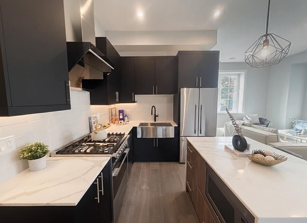 Primary Bathroom Photo of 9 9500 Garden City Road, Richmond, BC