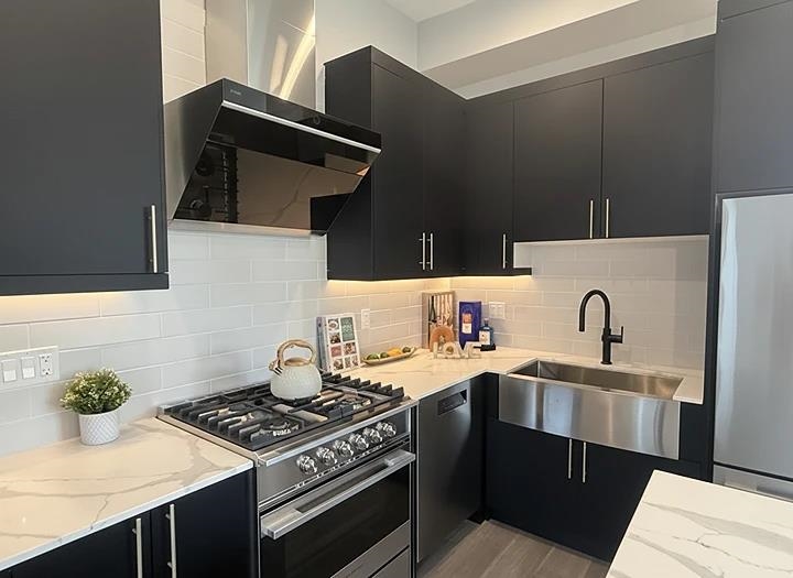 Walk-In Closet Photo of 9 9500 Garden City Road, Richmond, BC