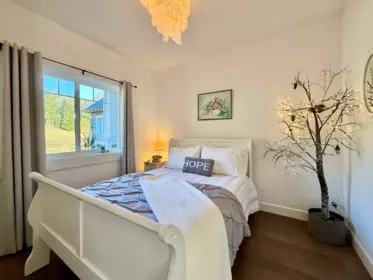 Bedroom 4 Photo of 605 Woodland Avenue, Gibsons, BC