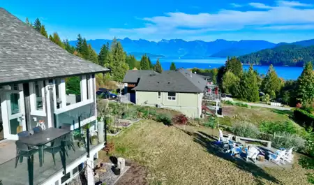 605 Woodland Avenue, Gibsons, BC, Gibsons — Single Family Residence for sale