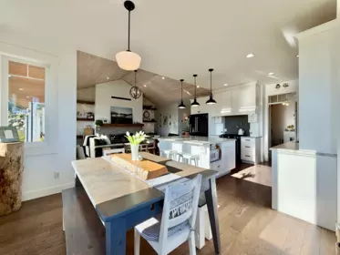Kitchen Photo of 605 Woodland Avenue, Gibsons, BC
