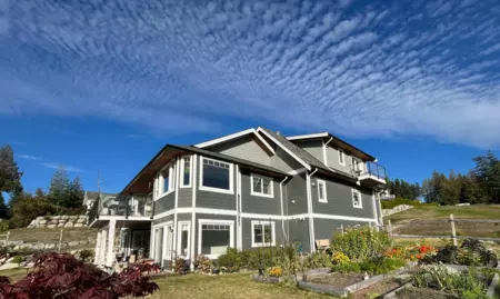 Outdoor Deck Photo of 605 Woodland Avenue, Gibsons, BC