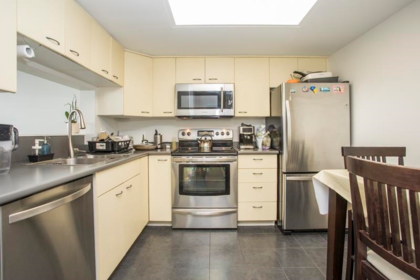 Pantry Photo of 1104 121 Tenth Street, New Westminster, BC