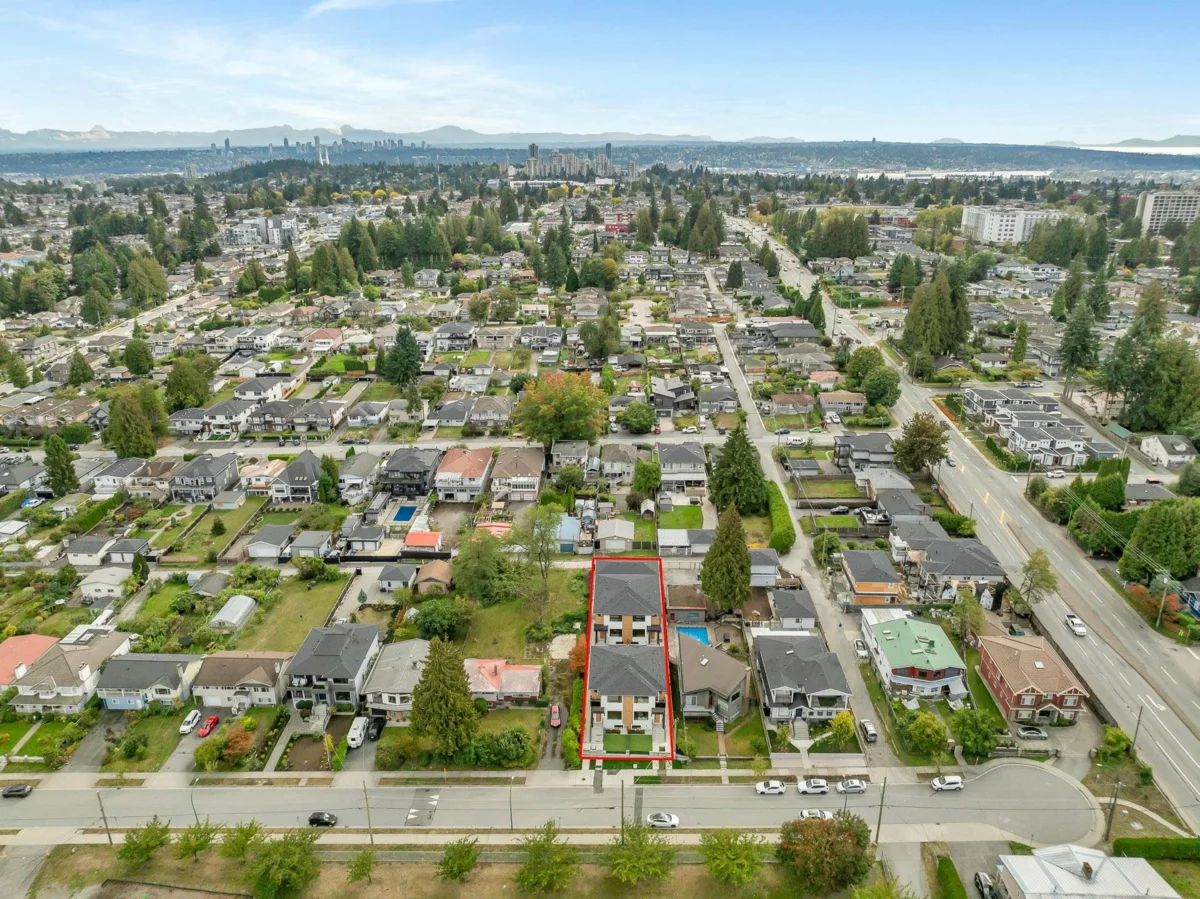 Dining Area Photo of 4 7750 Mayfield Street, Burnaby, BC