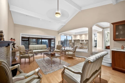 1375 Burnside Road, West Vancouver, BC