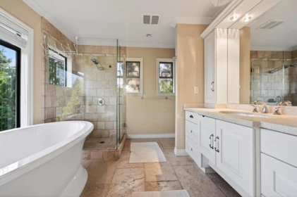 Mudroom Photo of 1375 Burnside Road, West Vancouver, BC