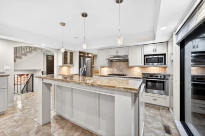 Pantry Photo of 1375 Burnside Road, West Vancouver, BC