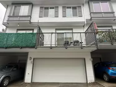 Entry Foyer Photo of 115 8168 136a Street, Surrey, BC