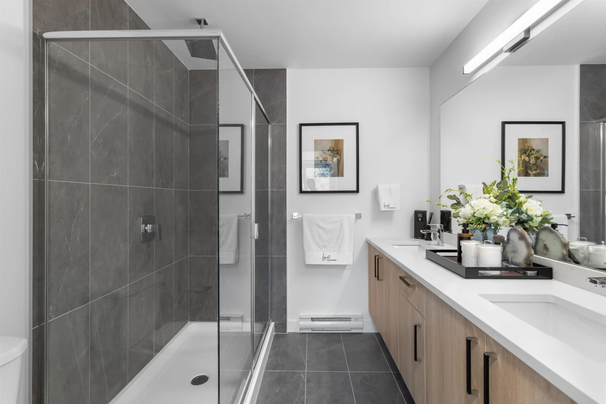 Entry Foyer Photo of 604 2002 St. George Street, Port Moody, BC