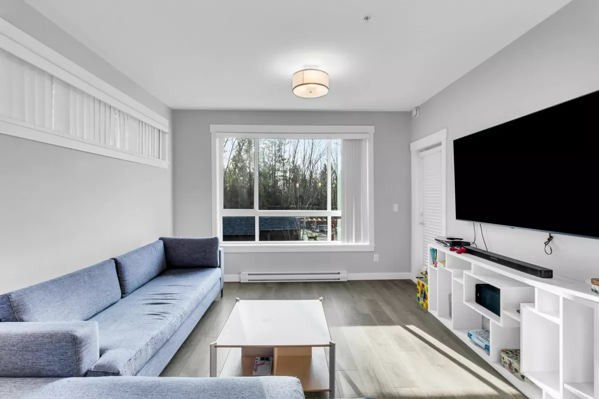 Family Room Photo of 223 32690 14 Avenue, Mission, BC