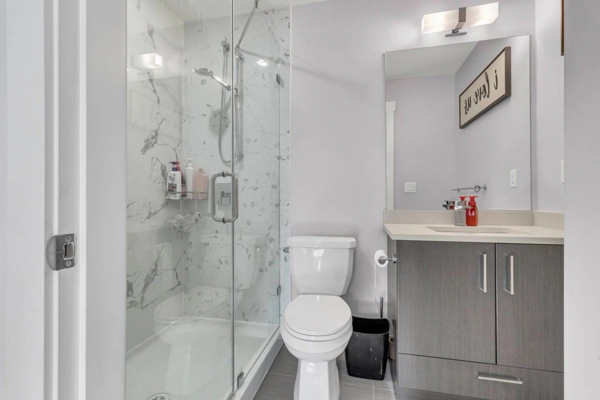 Guest Bathroom Photo of 223 32690 14 Avenue, Mission, BC