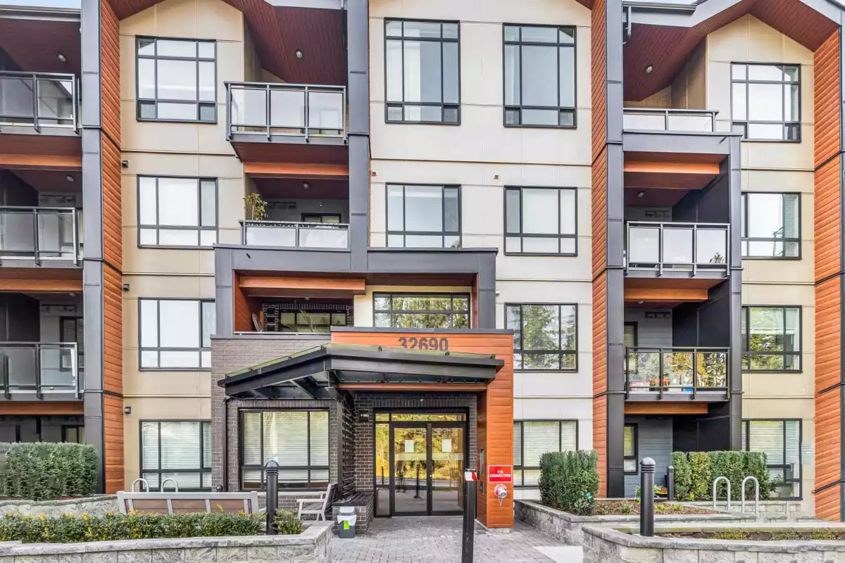 Outdoor Deck Photo of 223 32690 14 Avenue, Mission, BC