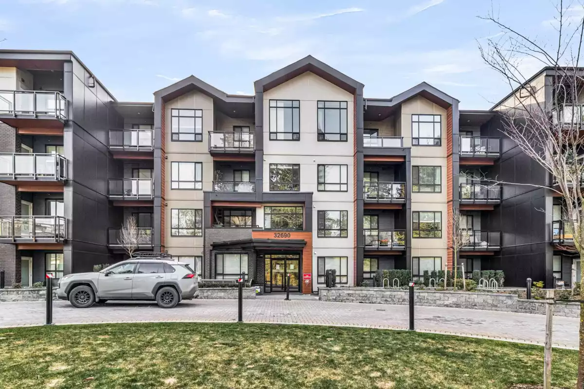 Outdoor Patio Photo of 223 32690 14 Avenue, Mission, BC