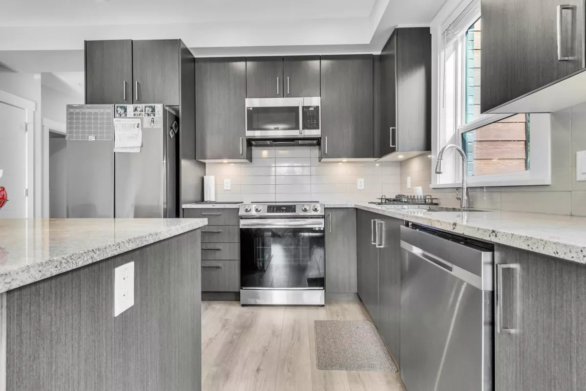 Primary Bathroom Photo of 223 32690 14 Avenue, Mission, BC