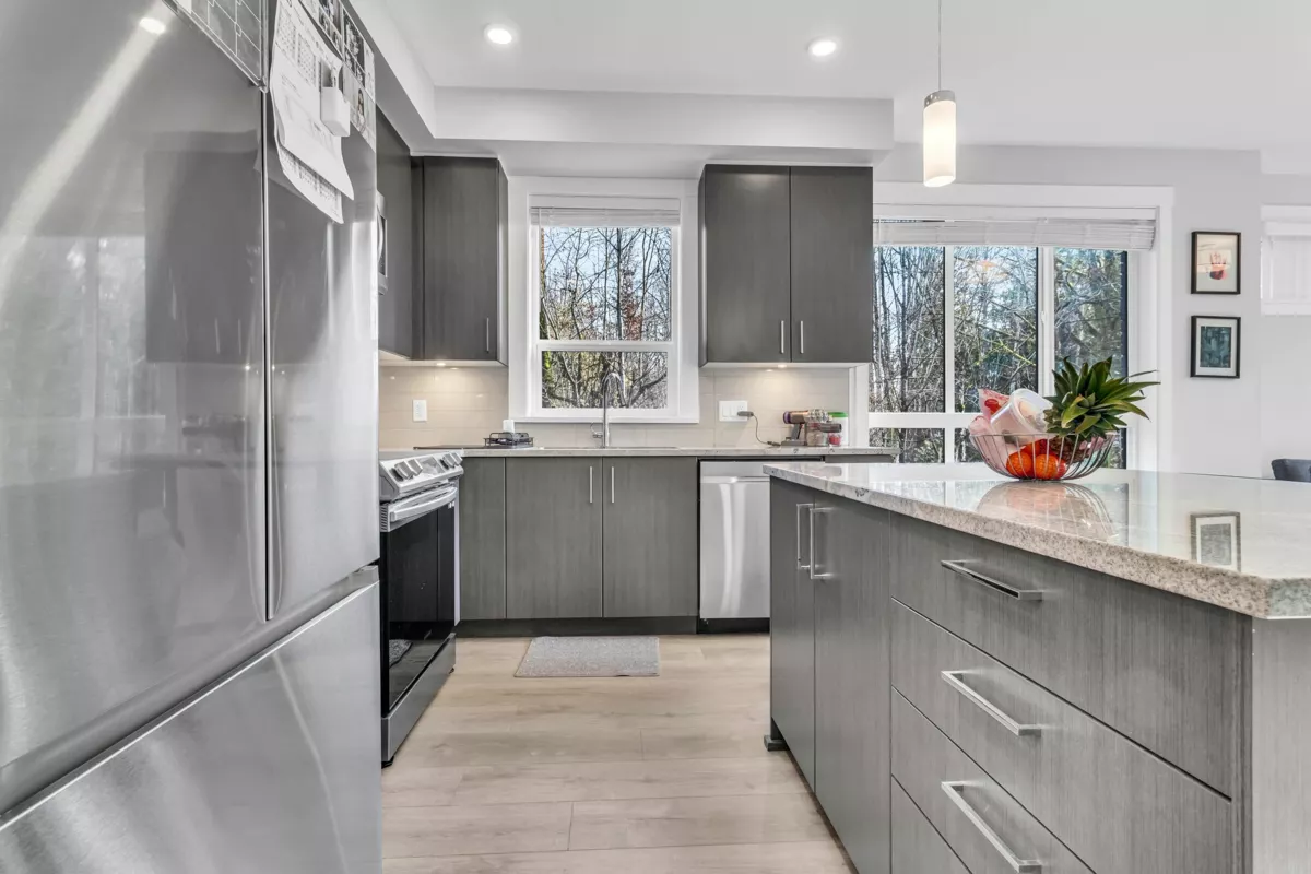 Walk-In Closet Photo of 223 32690 14 Avenue, Mission, BC