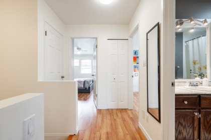 Entry Foyer Photo of 5 20625 118 Avenue, Maple Ridge, BC