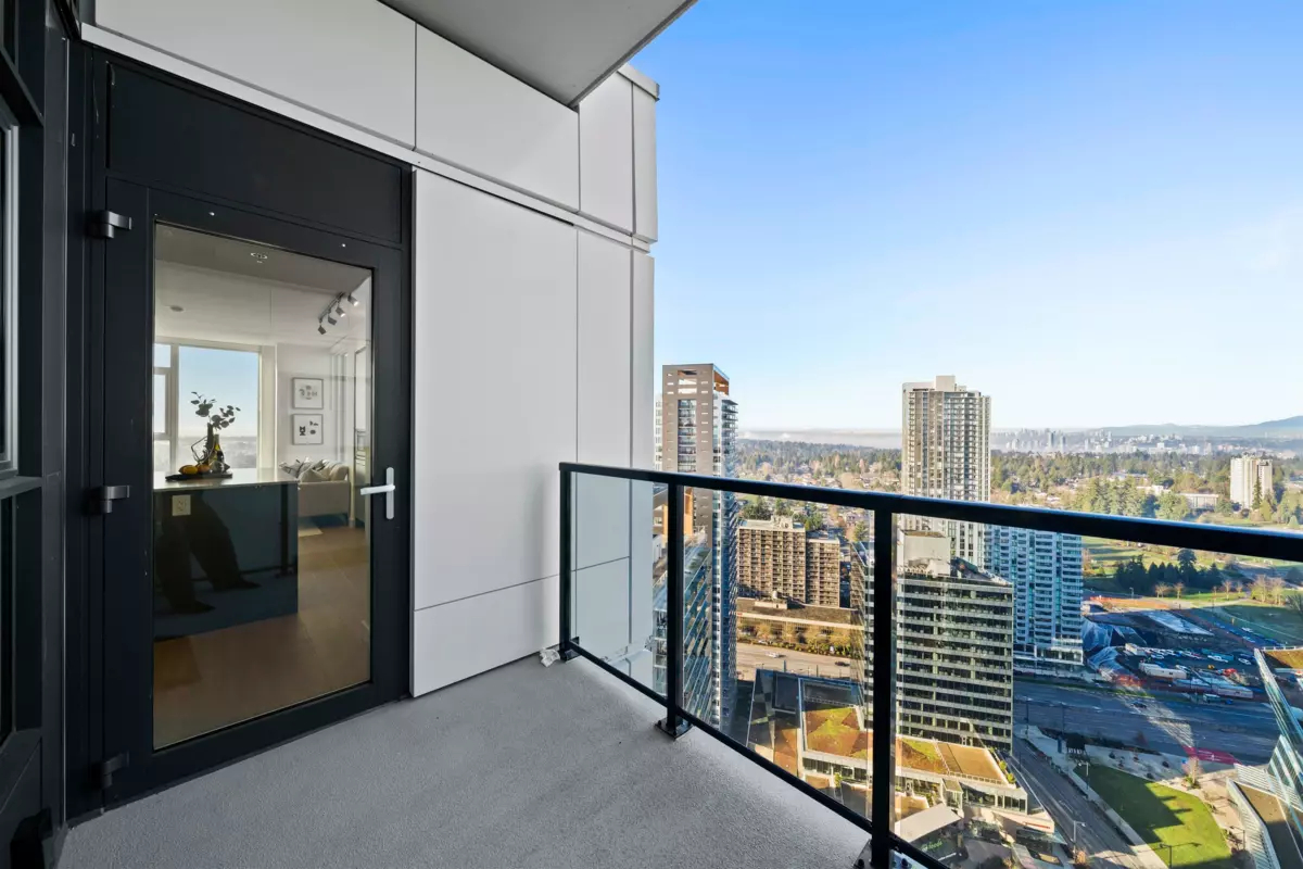 Family Room Photo of 3303 13745 George Junction, Surrey, BC