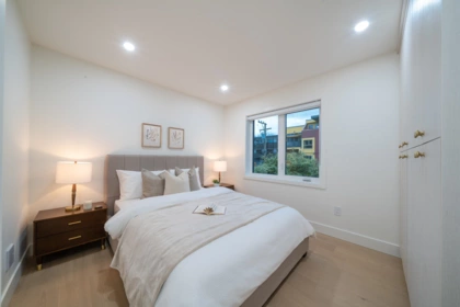 Entry Foyer Photo of 3462 Welwyn Street, Vancouver, BC