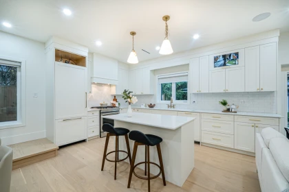 Kitchen Island Photo of 3462 Welwyn Street, Vancouver, BC